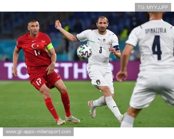 世预赛关键战再燃,国家队战术成热议焦点 世预赛关键战再燃,国家队战术成热议焦点