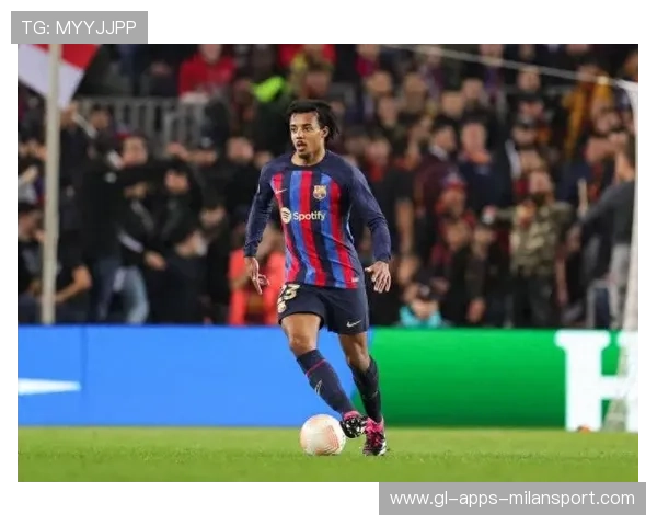 西甲巴萨替补登场点燃比赛，主场气氛沸腾