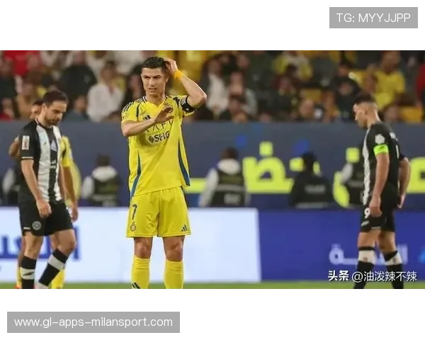 C罗健身房怒练至凌晨，被拍成社交头条