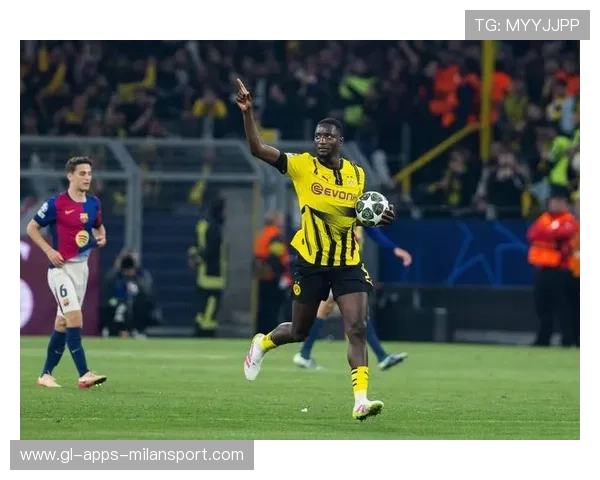 多特本塞拜尼头球暴力下坠破门引发讨论 多特本塞拜尼头球暴力下坠破门引发讨论