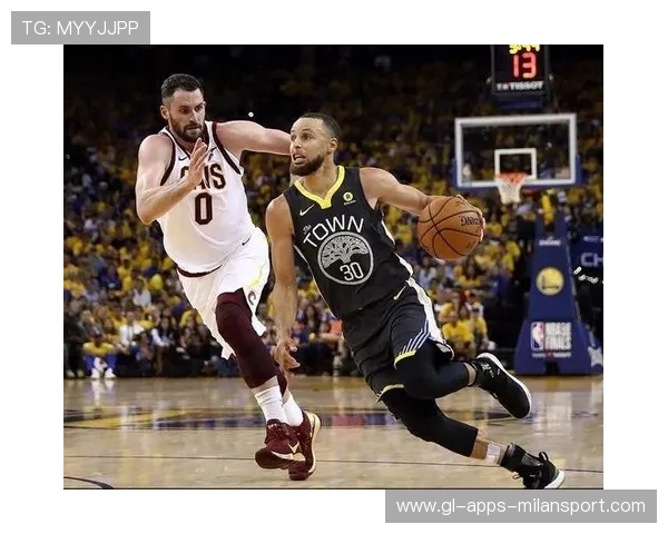 库里面对长臂防守依旧命中三分，勇士球迷狂呼