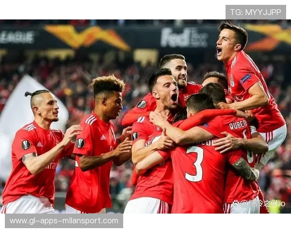 拜仁门前混战后点补射稳稳命中——一场激动人心的足球盛宴